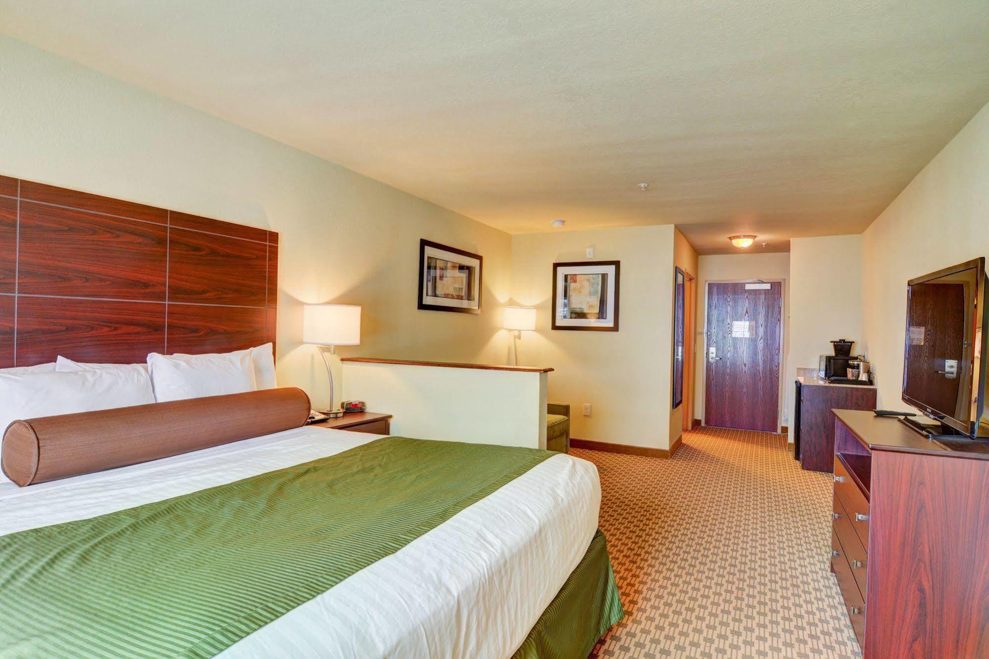 Cobblestone Hotel & Suites - Punxsutawney Εξωτερικό φωτογραφία