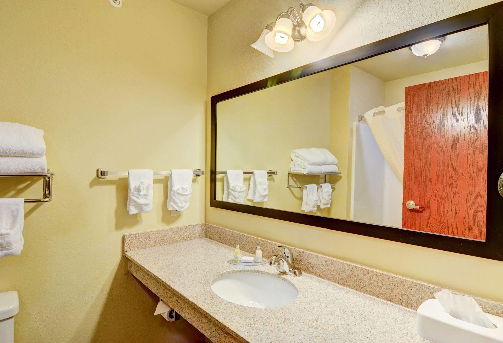 Cobblestone Hotel & Suites - Punxsutawney Εξωτερικό φωτογραφία
