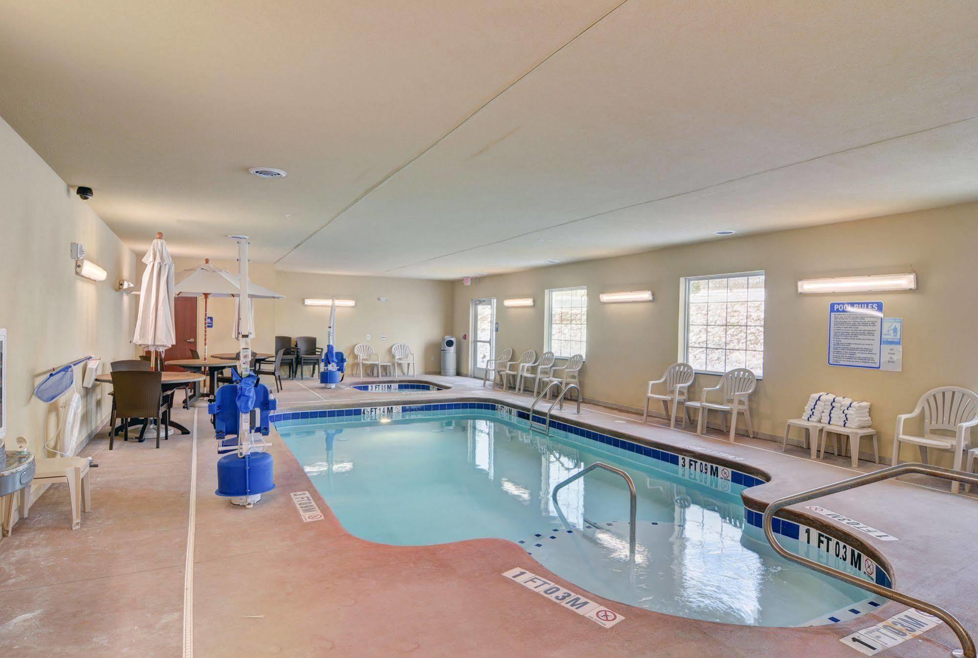 Cobblestone Hotel & Suites - Punxsutawney Εξωτερικό φωτογραφία
